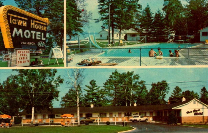 Town House Motel (Quality Inn) - Old Postcard